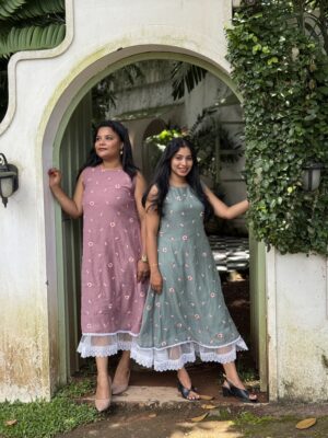 floral-a-line-dress-with-lace-hem